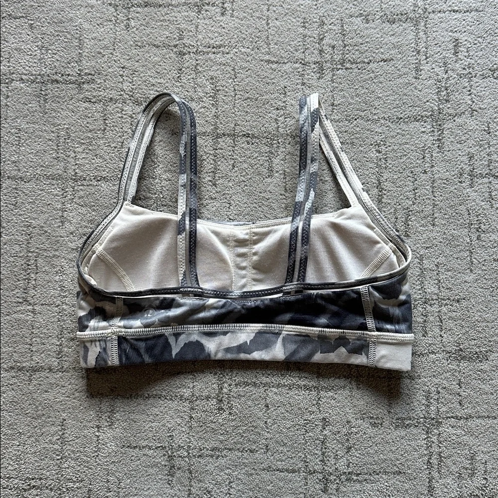 Lululemon Straight Up Bra, Ghost Weave White Black, size 4 - Picture 2 of 7